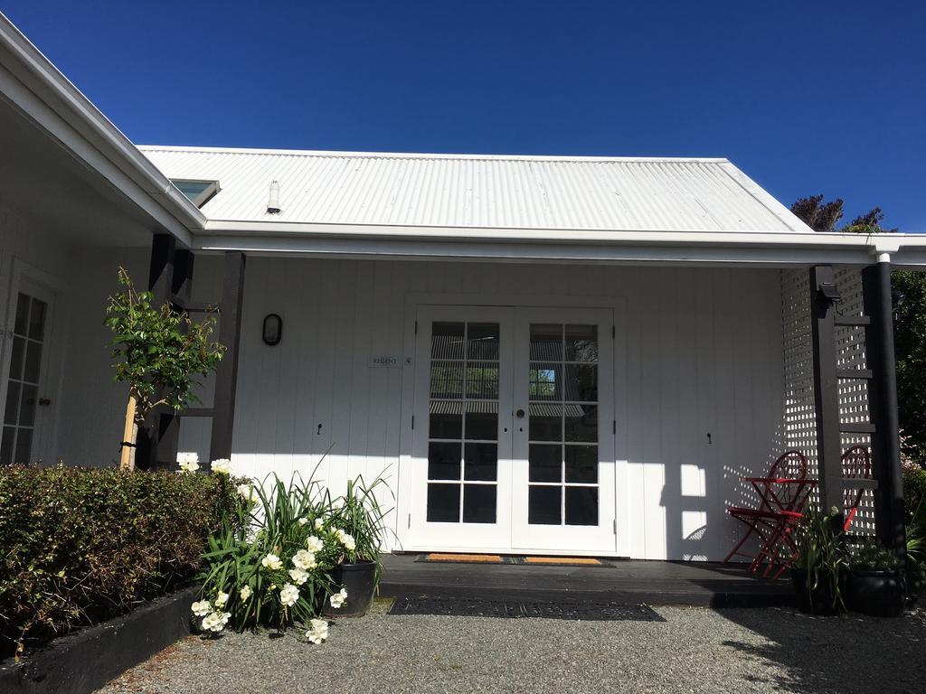 Aylstone Martinborough Hotel Exterior photo