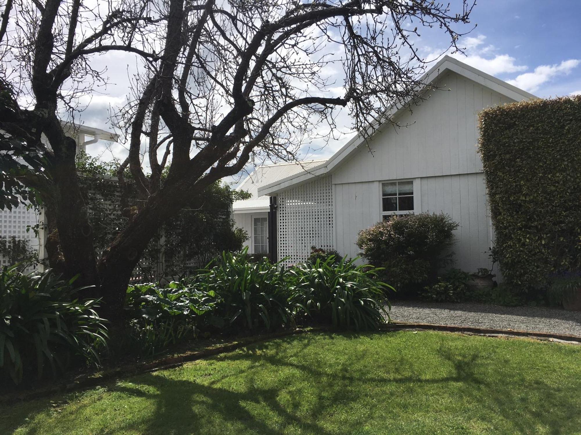 Aylstone Martinborough Hotel Exterior photo