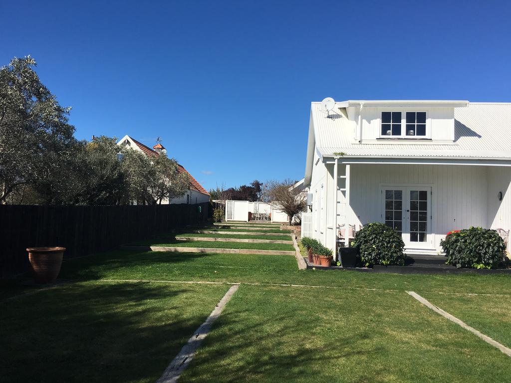 Aylstone Martinborough Hotel Exterior photo